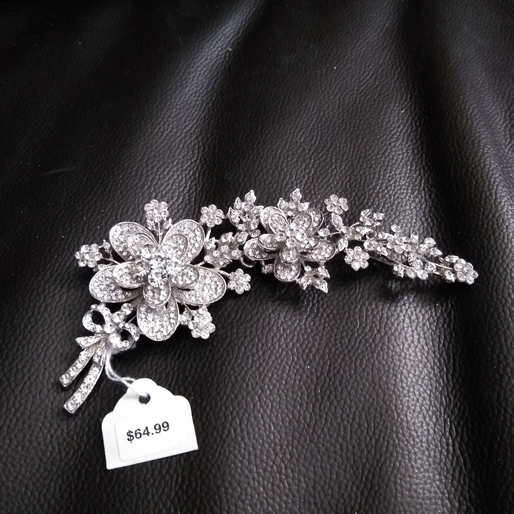 Brooche